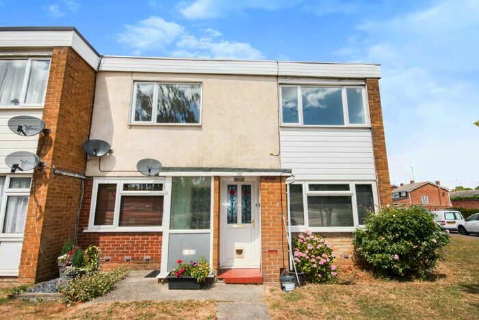 2 Bedroom Maisonette To Rent In Waveney Drive, Chelmsford, CM1