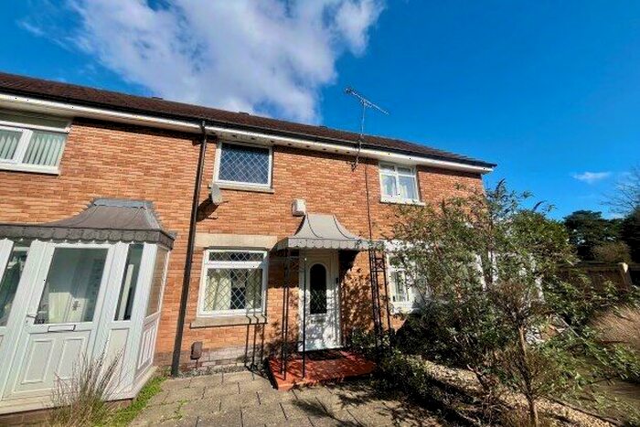 2 Bedroom Property To Rent In Goldfinch Road, Poole, BH17