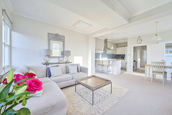 2 Bedroom Flat To Rent In High Street Wimbledon, Wimbledon Village, London, SW19