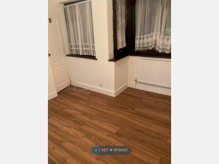 3 Bedroom Terraced House To Rent In Oval Road North, Dagenham, RM10