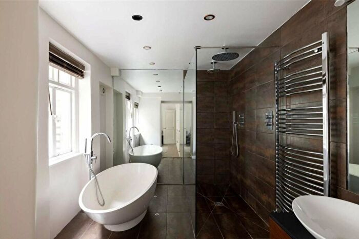 2 Bedroom Apartment To Rent In Fernshaw Road, London, SW10