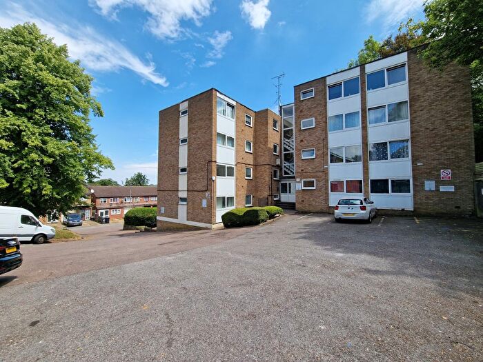 2 Bedroom Flat To Rent In Downs Road, LU1