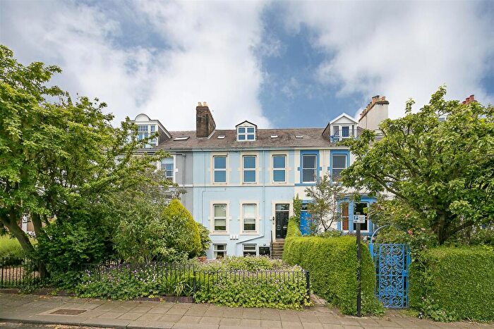 2 Bedroom Flat To Rent In Belle Grove Terrace, Spital Tongues, Newcastle Upon Tyne, NE2