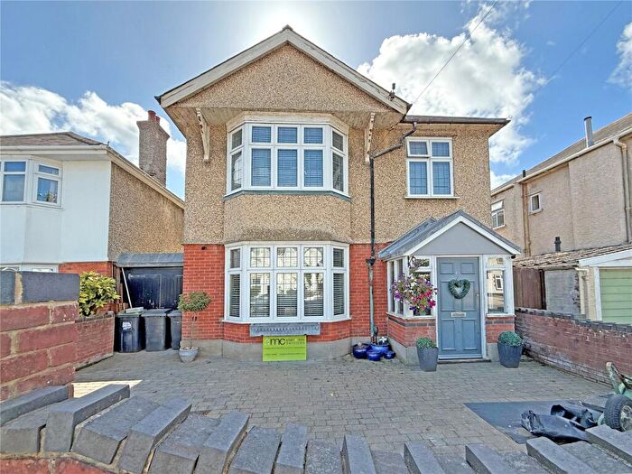 4 Bedroom Detached House For Sale In Heatherlea Road, Bournemouth, Dorset, BH6