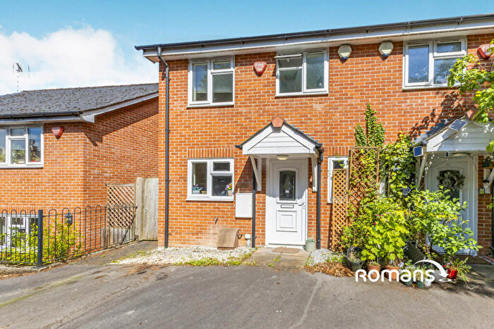 3 Bedroom Semi-Detached House To Rent In Kent Road, Reading, Berkshire, RG30