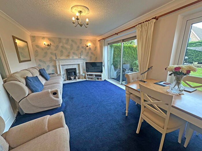 3 Bedroom Terraced House For Sale In Stockwell Rise, Solihull, B92