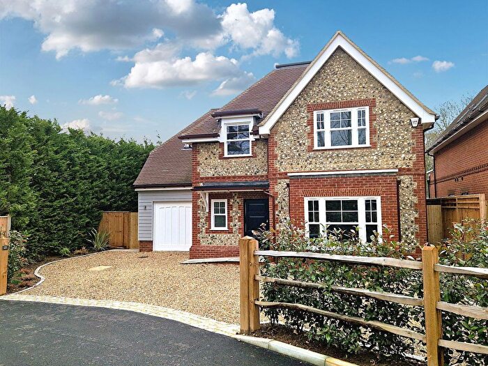 5 Bedroom Detached House For Sale In Bennett Way, West Clandon, Surrey, GU4