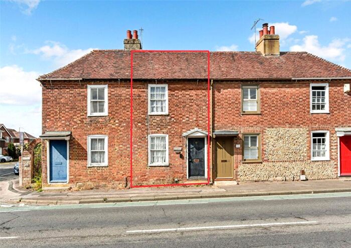 2 Bedroom Property For Sale In Broyle Road, Chichester, PO19