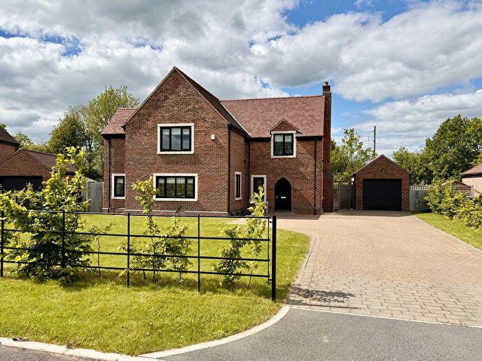 4 Bedroom Detached House To Rent In Paddock Close, Holmes Chapel, CW4