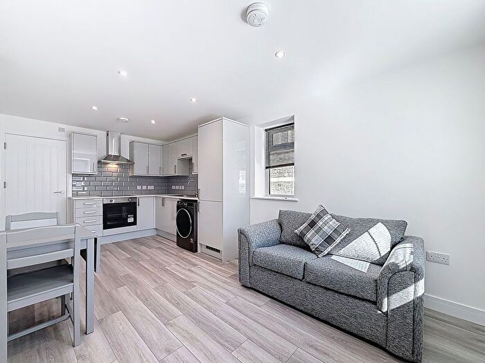 1 Bedroom Flat To Rent In St. Peters Street, Cardiff, CF24