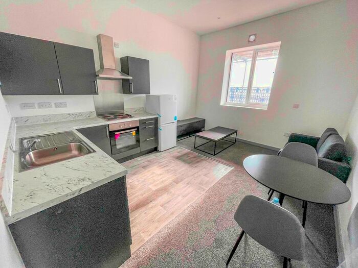 1 Bedroom Flat To Rent In Oak Court, Dudley Road, Brierley Hill, DY5