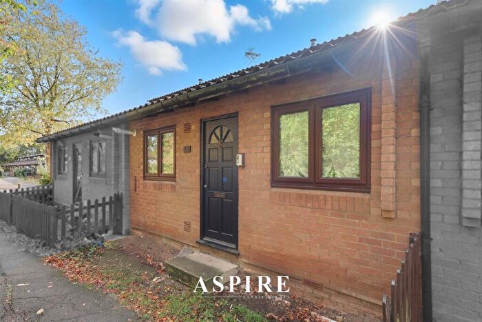 4 Bedroom Terraced House For Sale In Malyons Place, Basildon, SS13