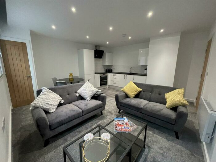 2 Bedroom Apartment To Rent In Middleton Chambers, Lowgate, Hull, HU1