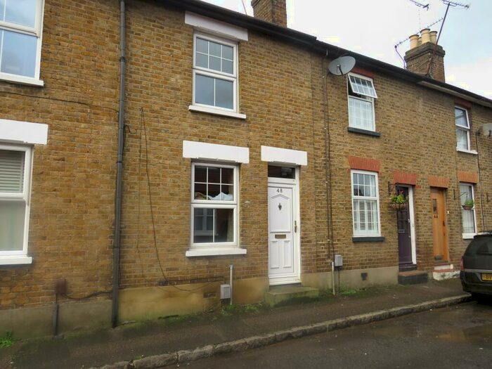2 Bedroom House To Rent In North Road, Hoddesdon, EN11