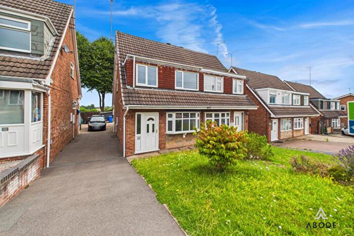 3 Bedroom House For Sale In Newfield Road, Winshill, DE15