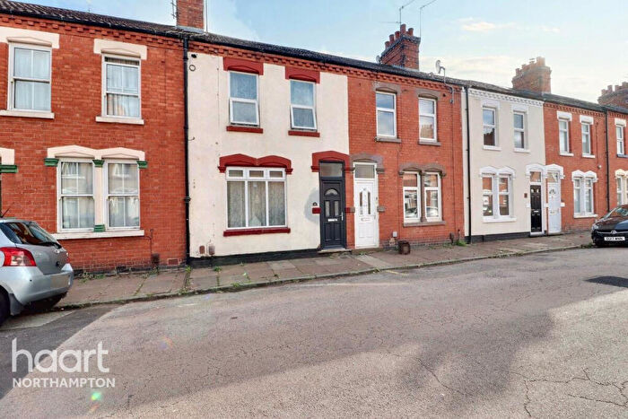 2 Bedroom Terraced House For Sale In Clinton Road, Northampton, NN4