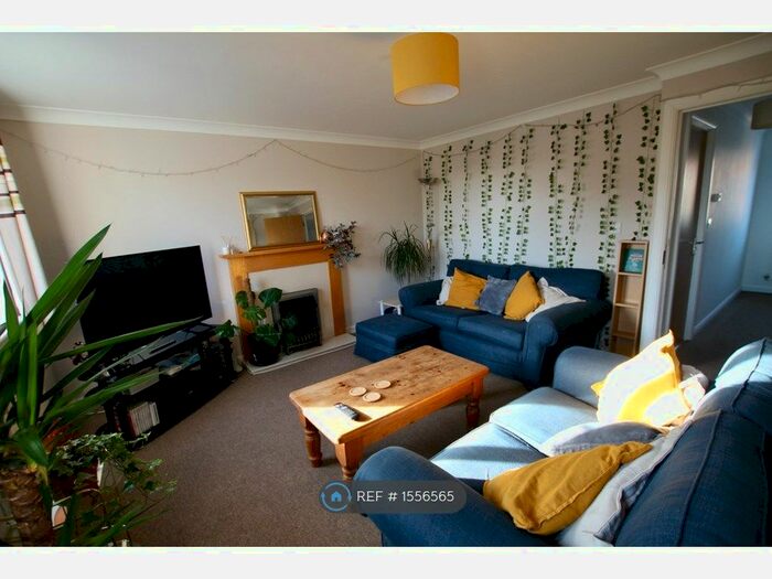 4 Bedroom Semi-Detached House To Rent In Pishmire Close, Norwich Near Uea, NR5