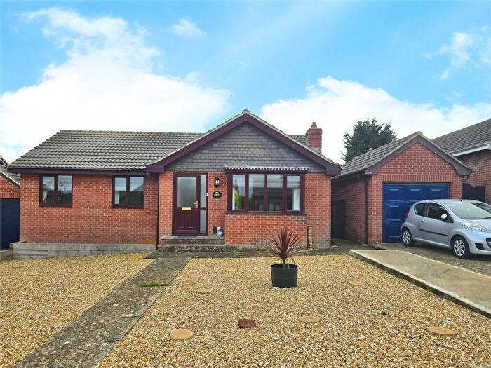 3 Bedroom Bungalow For Sale In Makings Close, Freshwater, Isle Of Wight, PO40