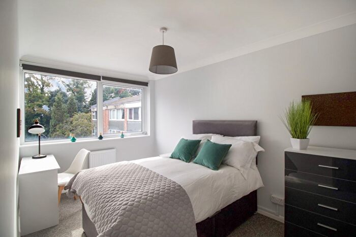 6 Bedroom Terraced House To Rent In Sparkford Close, Winchester, SO22