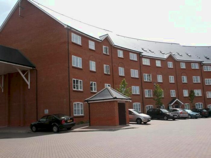 2 Bedroom Flat To Rent In Crown Quay, Prebend Street, MK40