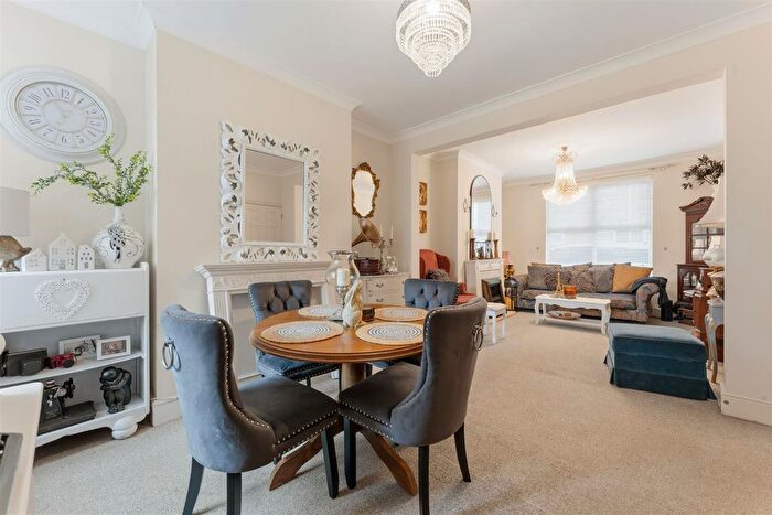 3 Bedroom Terraced House For Sale In , Regent Street, Kettering, NN16