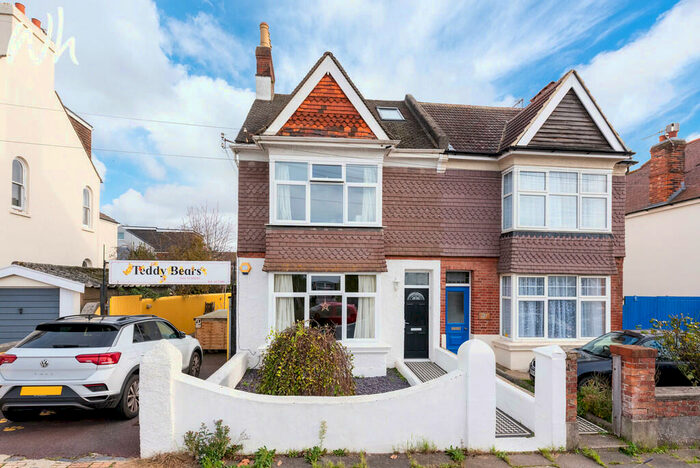 3 Bedroom Semi-Detached House To Rent In Glebe Villas, Hove, BN3