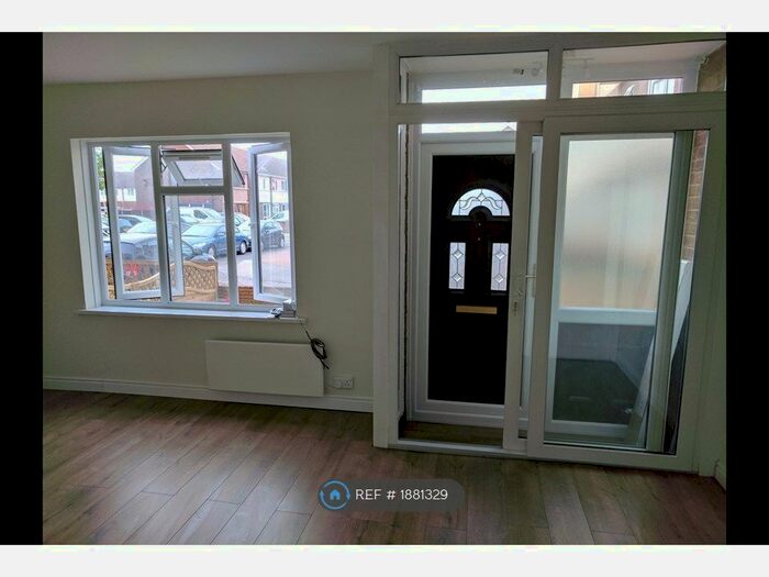 2 Bedroom Maisonette To Rent In Dukes Avenue, Grays, RM17