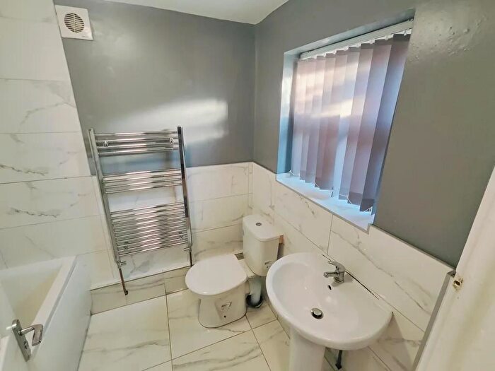 4 Bedroom End Of Terrace House To Rent In Molyneux Road, Liverpool, L6