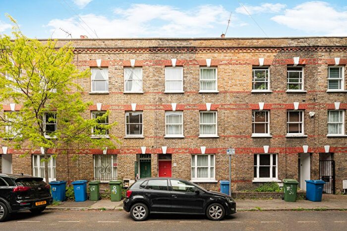 3 Bedroom Terraced House For Sale In Henshaw Street, London, SE17