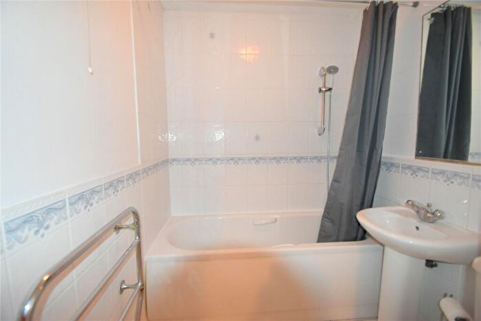 2 Bedroom Apartment To Rent In Clarence Court, Clarence Road, Windsor, Berkshire, SL4