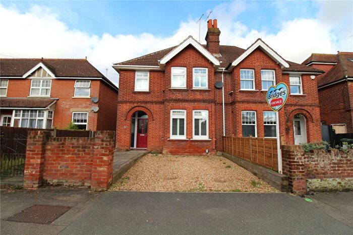 4 Bedroom Semi Detached House For Sale In Winchester Road, Basingstoke, Hampshire, RG21