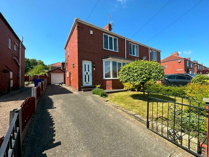 2 Bedroom Semi-Detached House To Rent In Kingsway, Wombwell, Barnsley, S73