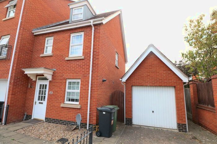 3 Bedroom Semi-Detached House To Rent In Victory Court, Diss, IP22