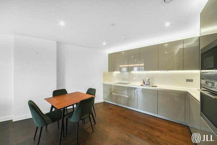 2 Bedroom Apartment To Rent In Lexington Gardens London, SW11