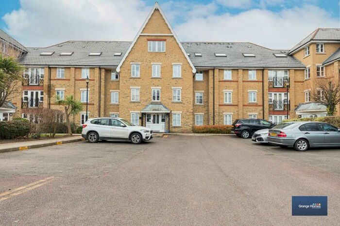 2 Bedroom Flat To Rent In Gater Drive, London, EN2