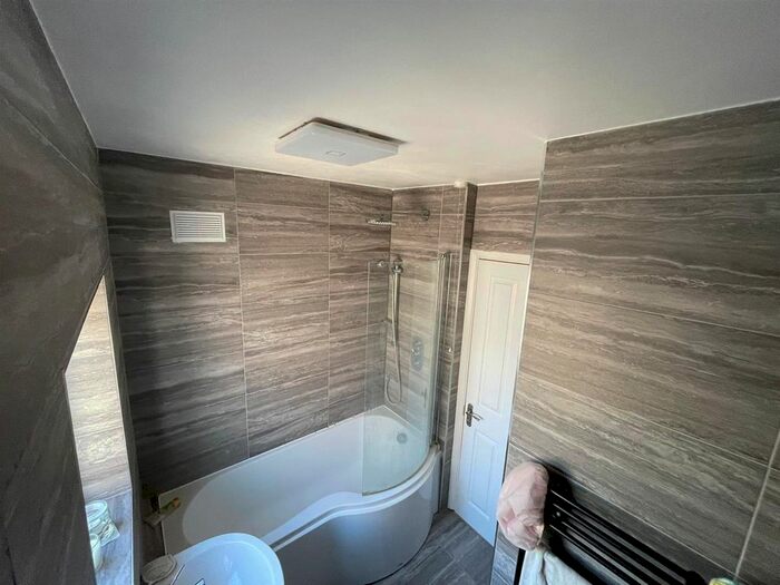 3 Bedroom Property To Rent In Dugdale Hill Lane, Potters Bar, EN6