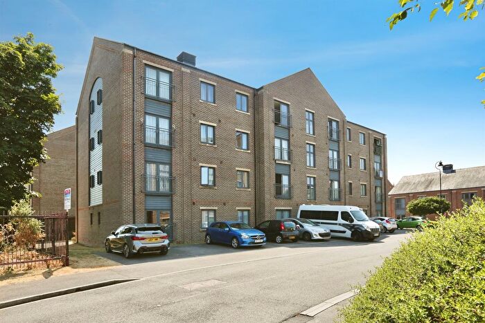 2 Bedroom Flat For Sale In Heritage Way, Gosport, PO12