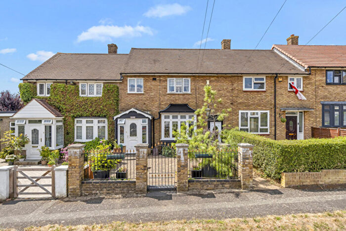 3 Bedroom Terraced House For Sale In Daventry Gardens, Romford, RM3