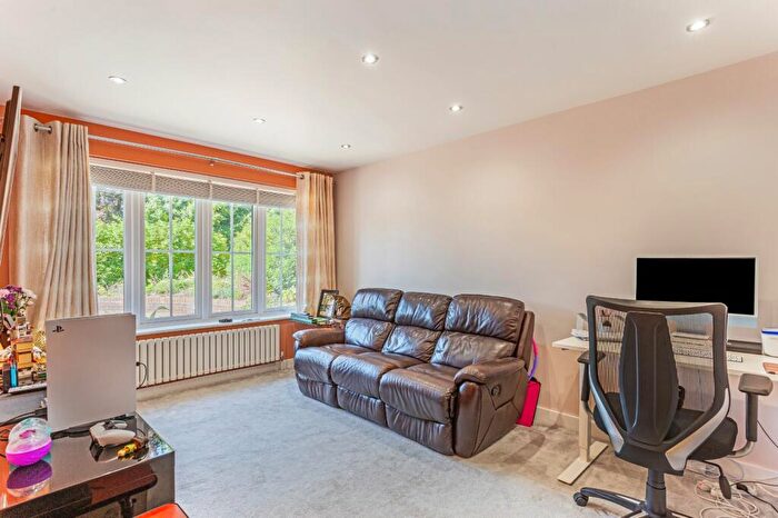 5 Bedroom Detached House For Sale In Butlers Court Road, Beaconsfield, Buckinghamshire, HP9