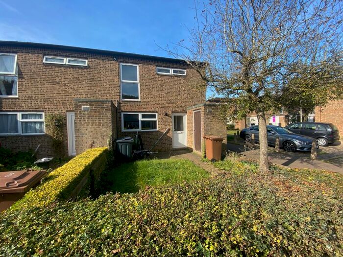 3 Bedroom House To Rent In Canterbury Way, SG1