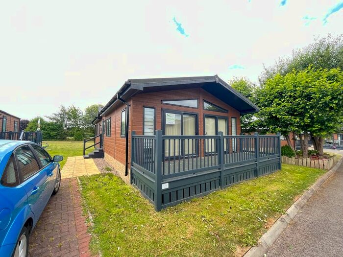 2 Bedroom Mobile/park Home For Sale In Stockton Road, South Kilvington, Thirsk, YO7
