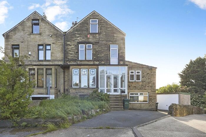 5 Bedroom Semi Detached House For Sale In Toller Drive, Bradford, BD9