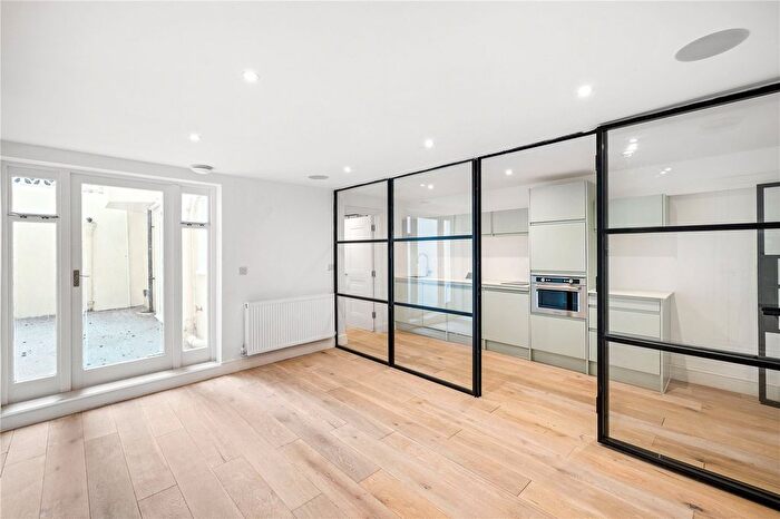 2 Bedroom Flat For Sale In Lansdowne Place, Hove, East Sussex, BN3