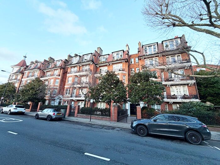 3 Bedroom Flat To Rent In Ashburnham Road, London, SW10