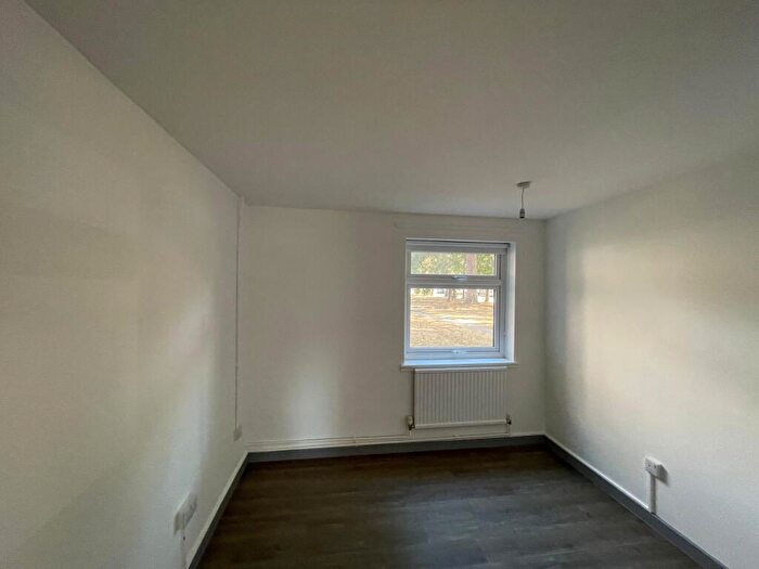 3 Bedroom Apartment To Rent In Pearson Square Doctor's Block, IP3