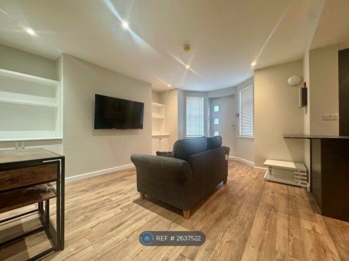 1 Bedroom Flat To Rent In Regent Terrace, Leeds, LS6