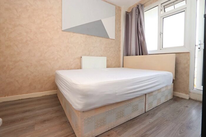 1 Bedroom House To Rent In Eric Street, London, E3