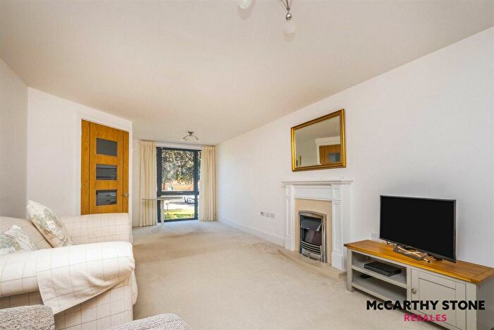 2 Bedroom Apartment For Sale In Turner House, St. Margarets Way, Midhurst, GU29