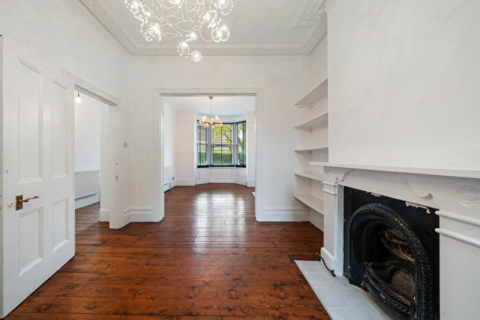 3 Bedroom Terraced House To Rent In Grenville Road, N19