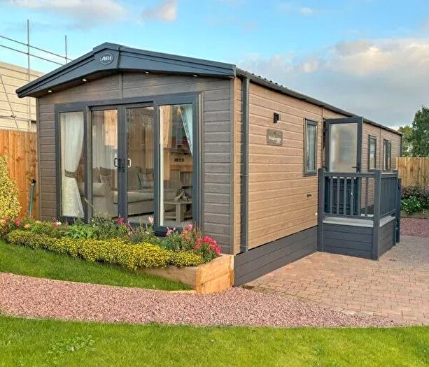 2 Bedroom Park Home For Sale In Salters Lane, Lower Moor, Pershore, WR10